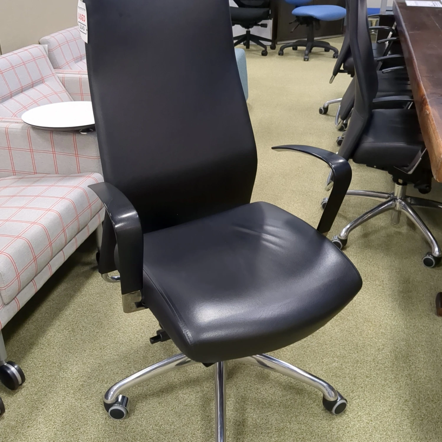 USED Krug Dorso Executive Leather Office Chair 1 USED Krug Dorso Executive Leather Office Chair